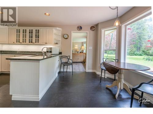 450 River  W Drive, Christina Lake, BC - Indoor Photo Showing Kitchen