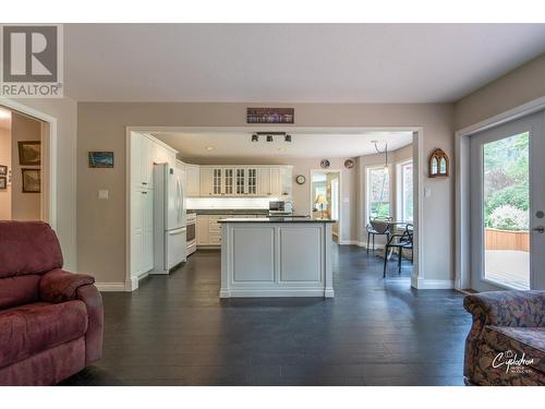 450 River  W Drive, Christina Lake, BC - Indoor Photo Showing Living Room