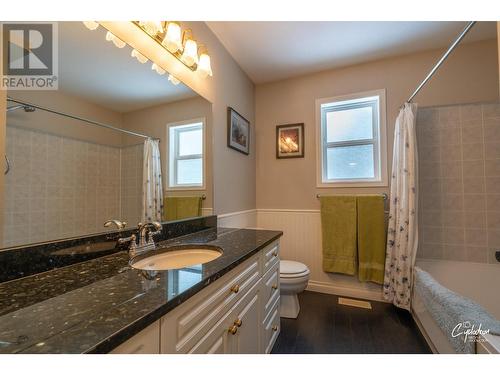 450 River  W Drive, Christina Lake, BC - Indoor Photo Showing Bathroom