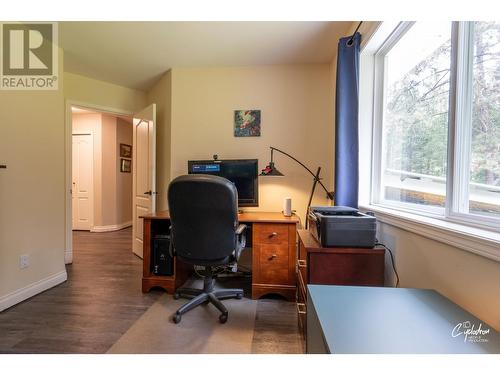 450 River  W Drive, Christina Lake, BC - Indoor Photo Showing Office