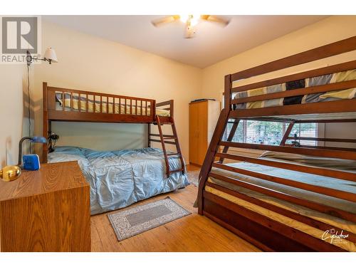 450 River  W Drive, Christina Lake, BC - Indoor Photo Showing Bedroom