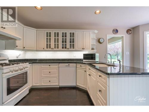 450 River  W Drive, Christina Lake, BC - Indoor Photo Showing Kitchen