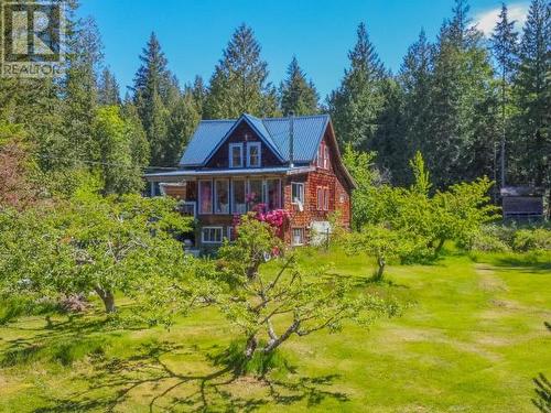 9690 Pryor Road, Powell River, BC - Outdoor