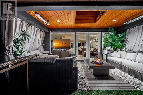 1155 Duchess Avenue, West Vancouver, BC - Outdoor With Deck Patio Veranda