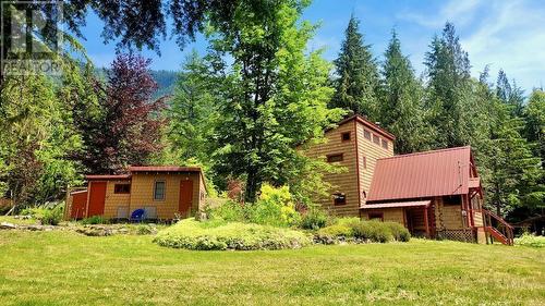 8780 Martens Road, Slocan, BC - Outdoor