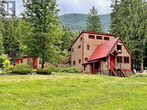 8780 Martens Road, Slocan, BC - Outdoor