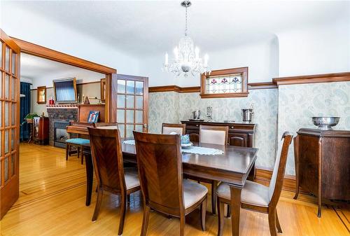 245 Province Street S, Hamilton, ON - Indoor Photo Showing Dining Room