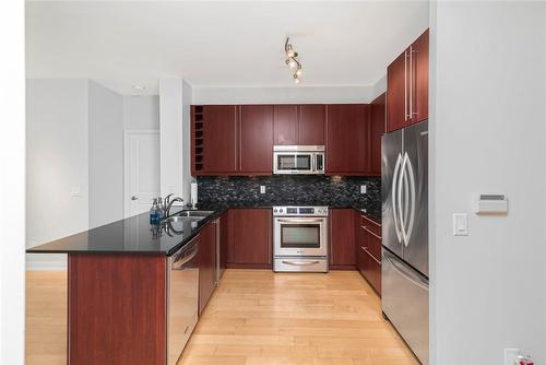 88 Broadway Avenue|Unit #304, Toronto, ON - Indoor Photo Showing Kitchen With Stainless Steel Kitchen With Double Sink