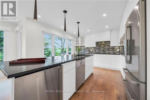 1901 River Road E, Haldimand, ON - Indoor Photo Showing Kitchen With Upgraded Kitchen