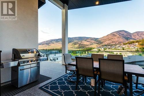 927 Carnoustie Drive, Kelowna, BC - Outdoor With Exterior
