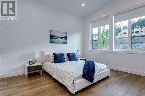 927 Carnoustie Drive, Kelowna, BC - Indoor Photo Showing Bedroom