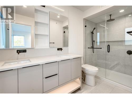 3350 Landry Crescent, Summerland, BC - Indoor Photo Showing Bathroom
