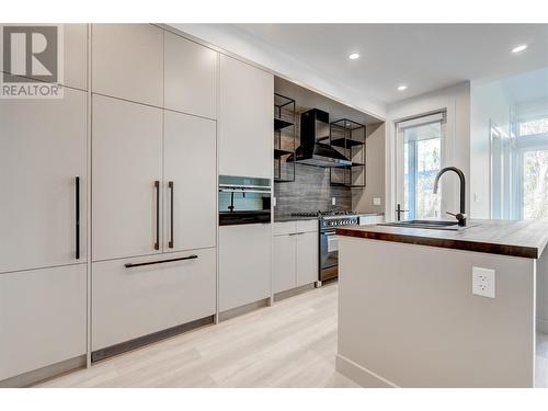 3350 Landry Crescent, Summerland, BC - Indoor Photo Showing Kitchen With Upgraded Kitchen