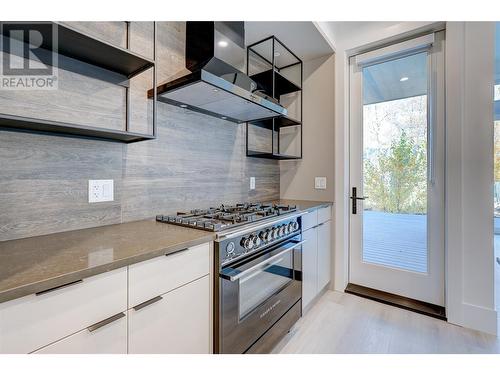 3350 Landry Crescent, Summerland, BC - Indoor Photo Showing Kitchen With Upgraded Kitchen