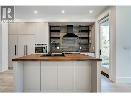 3350 Landry Crescent, Summerland, BC - Indoor Photo Showing Kitchen