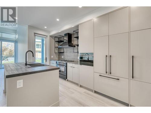 3340 Landry Crescent, Summerland, BC - Indoor Photo Showing Kitchen With Upgraded Kitchen