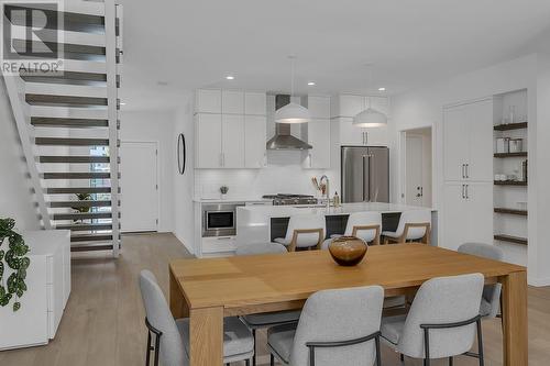 1979 Country Club Drive Unit# 10, Kelowna, BC - Indoor Photo Showing Kitchen With Upgraded Kitchen