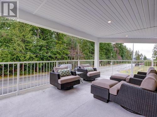 4000 Saturna Ave, Powell River, BC - Outdoor With Deck Patio Veranda With Exterior