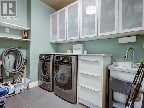 4000 Saturna Ave, Powell River, BC - Indoor Photo Showing Laundry Room