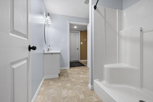 4790 Samuelson Road, Creston, BC - Indoor Photo Showing Bathroom