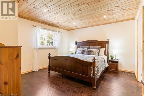 19 Murray Avenue, Northern Bruce Peninsula, ON - Indoor Photo Showing Bedroom