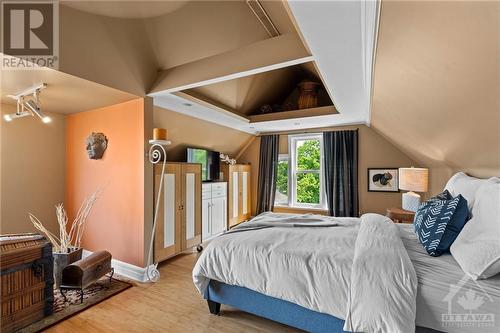 272 Royal Avenue, Ottawa, ON - Indoor Photo Showing Bedroom