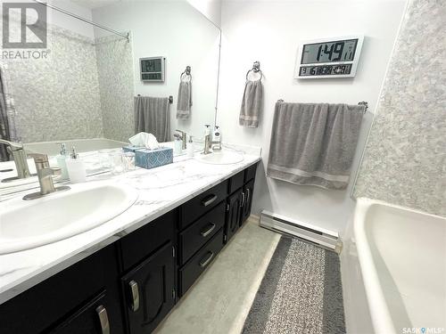 22 Chemin Bellevue Road, Battleford, SK - Indoor Photo Showing Bathroom