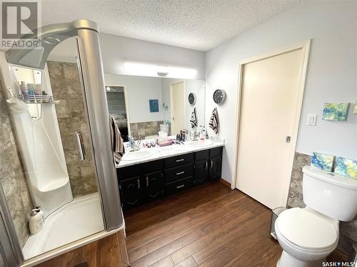 22 Chemin Bellevue Road, Battleford, SK - Indoor Photo Showing Bathroom