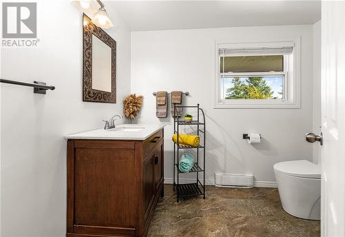 141 Marys Point Road, Harvey, NB - Indoor Photo Showing Bathroom