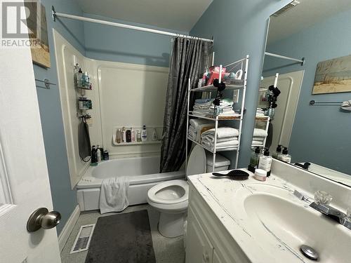 686 Douglas Street, Prince George, BC - Indoor Photo Showing Bathroom
