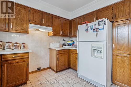 2069 The Chase, Mississauga, ON - Indoor Photo Showing Kitchen