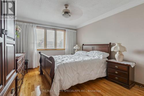 2069 The Chase, Mississauga, ON - Indoor Photo Showing Bedroom