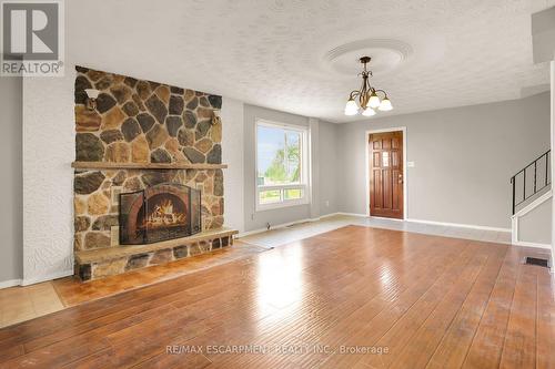 468 Mud Street W, Grimsby, ON - Indoor With Fireplace