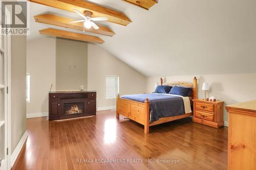 468 Mud Street W, Grimsby, ON - Indoor Photo Showing Bedroom