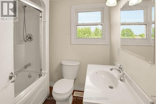 468 Mud Street W, Grimsby, ON - Indoor Photo Showing Bathroom