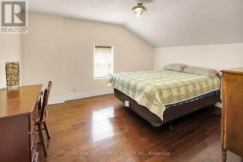 468 Mud Street W, Grimsby, ON - Indoor Photo Showing Bedroom