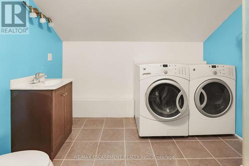 468 Mud Street W, Grimsby, ON - Indoor Photo Showing Laundry Room