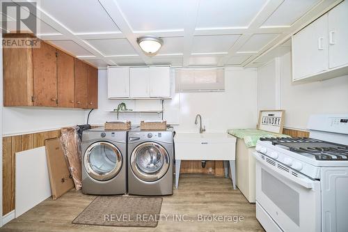 7151 Maywood Street, Niagara Falls, ON - Indoor Photo Showing Laundry Room