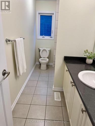 8635 Chickory Trail, Niagara Falls, ON - Indoor Photo Showing Bathroom