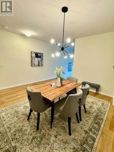 8635 Chickory Trail, Niagara Falls, ON - Indoor Photo Showing Dining Room