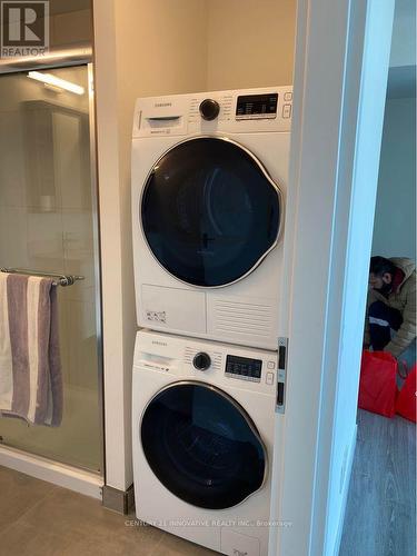 1007 - 60 Frederick Street, Kitchener, ON - Indoor Photo Showing Laundry Room