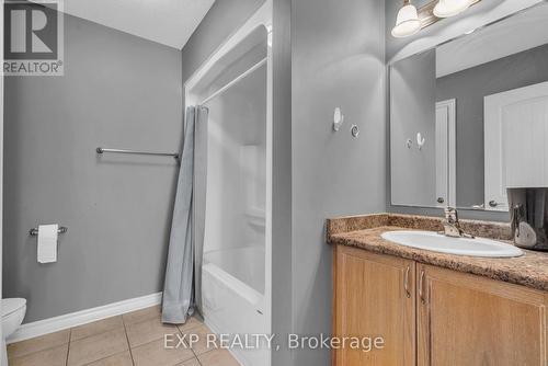 6 - 42 Waterford Drive E, Guelph, ON - Indoor Photo Showing Bathroom