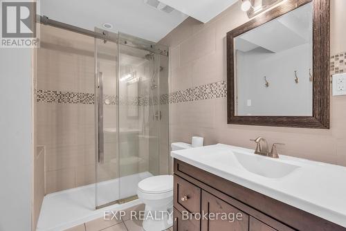 6 - 42 Waterford Drive E, Guelph, ON - Indoor Photo Showing Bathroom