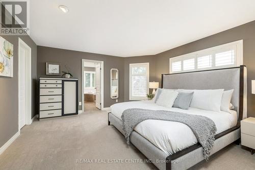 35 Karendale Crescent, Hamilton, ON - Indoor Photo Showing Bedroom