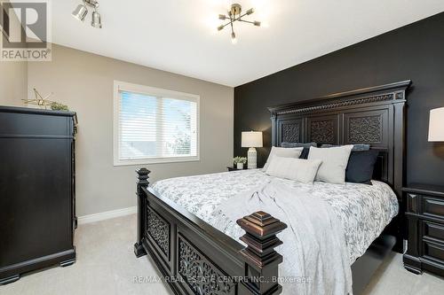 35 Karendale Crescent, Hamilton, ON - Indoor Photo Showing Bedroom