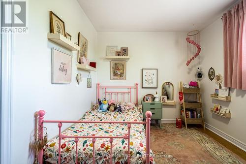 38 Grassyplain Drive, Hamilton (Mount Hope), ON - Indoor Photo Showing Bedroom