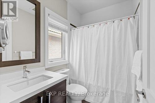 267 King High Drive, Vaughan, ON - Indoor Photo Showing Bathroom