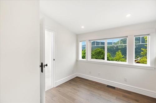 211 Houston Street, Nelson, BC - Indoor Photo Showing Other Room