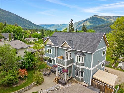 211 Houston Street, Nelson, BC - Outdoor With View