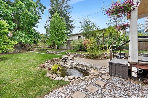 211 Houston Street, Nelson, BC - Outdoor